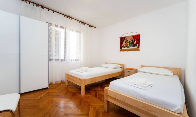 Zrce Apartment | Drazen Charming Three Bedroom Apartment