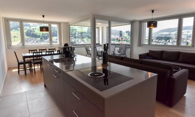 Kriens Apartment | Dream View Apt With Homecinema Netflix & Loggia