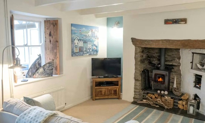 Tan-y-groes Cottage | Driftwood Cottage, Llangrannog