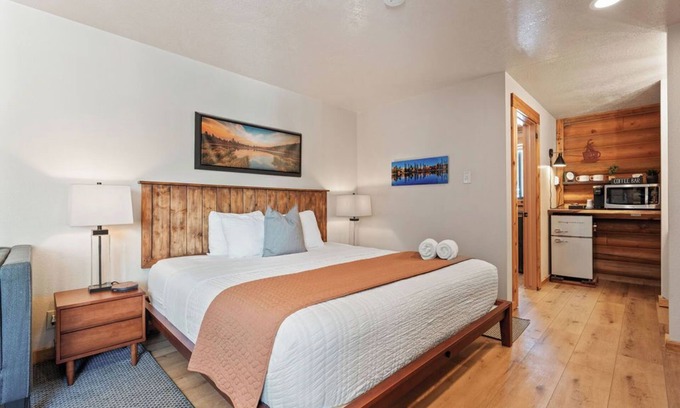 Duck Creek Village Hotel | Duck Creek Retreat King Suite Zion & Bryce