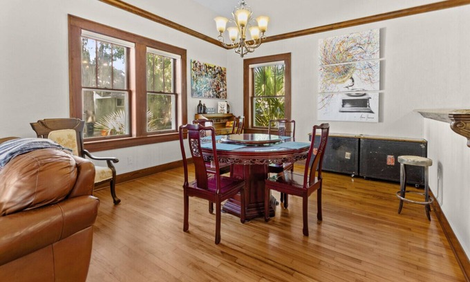 Duckpond Apartment | !Duck Pond Charming 3bed 2 bath house!