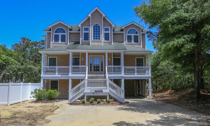 Southern Shores House | Dune Dreams - 🏖️Fabulous 7 BR Home with Private Pool 🏖️