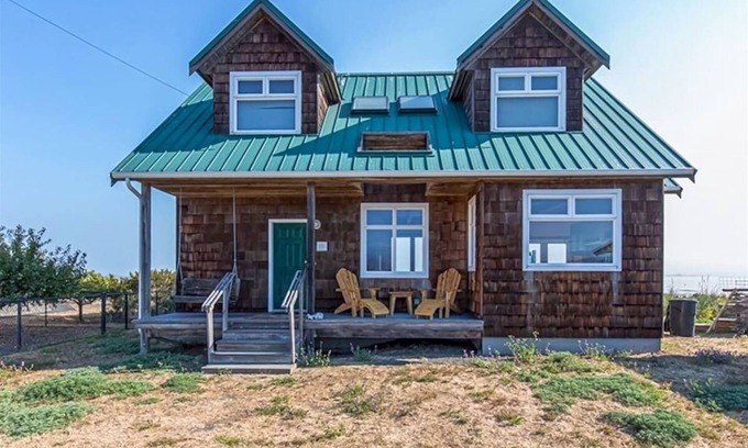 Sequim House | Dungeness Bay Beach House Tranquil Beach Getaway