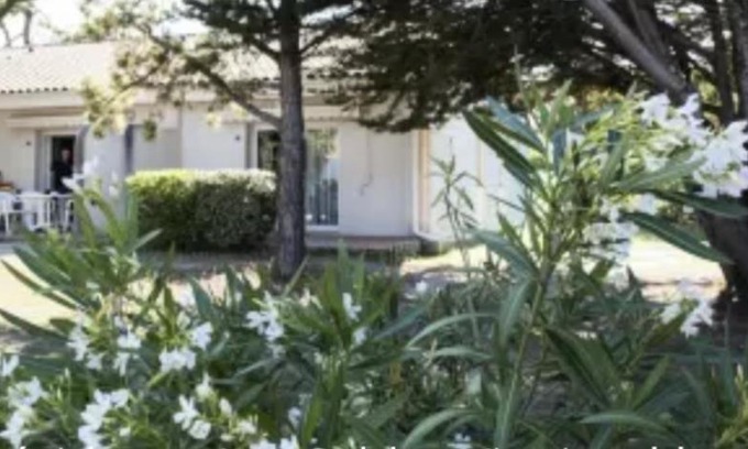 Saint-Georges-d'Oleron House | Duplex 3 piscines (1 chauffée/couverte) 300m plage