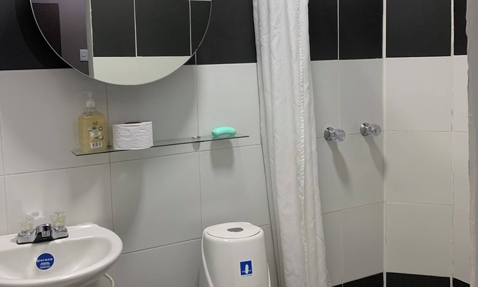 Zona Rosa Apartment | Duplex w Rooftop, Pool & 3 Jacuzzi, Maid, Security