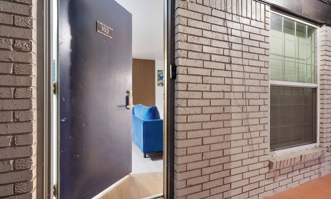 Pemberton Heights Apartment | DWTN Gem MINs from UT sleeps 6