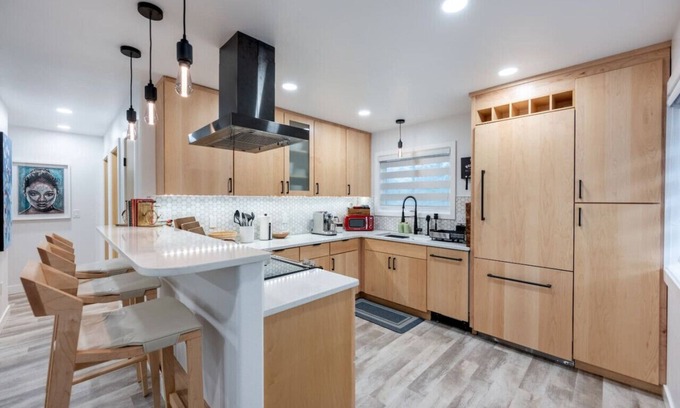 Douglas Apartment | Dynamic Douglas Duo!