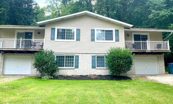 Akron Apartment | E. Turkeyfoot Whole House