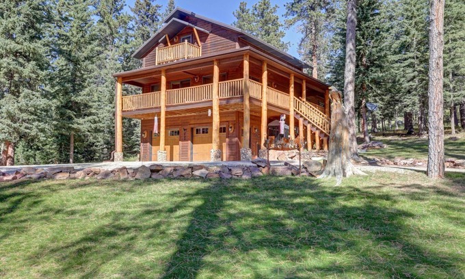 Deadwood Cabin | Eagle`s Lair - Log Home | 3 Bed, 2 Bath