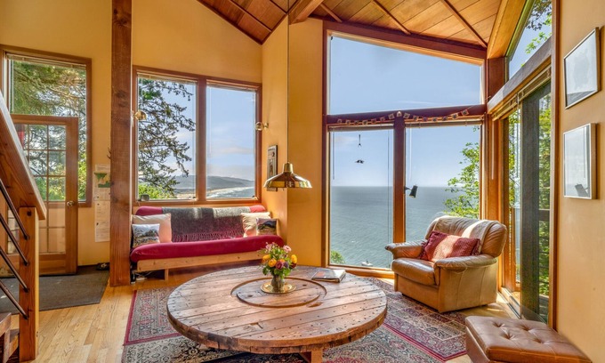 Neahkahnie Beach Cottage | EAGLE'S NEST: Ocean View - Connect with the Soul of the Oregon Coast