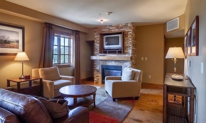 Tamarack Condo | Eagles Nest Lodge 2 Bedroom Condo - Delightful 2 BR Condo with Fireplace and Patio