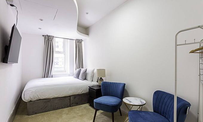 Ealing Apartment | Ealing Broadway Studio III