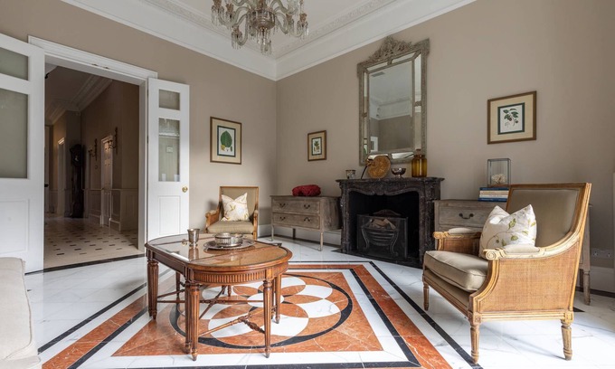 West Kensington Apartment | Earl's Court Square XI by onefinestay