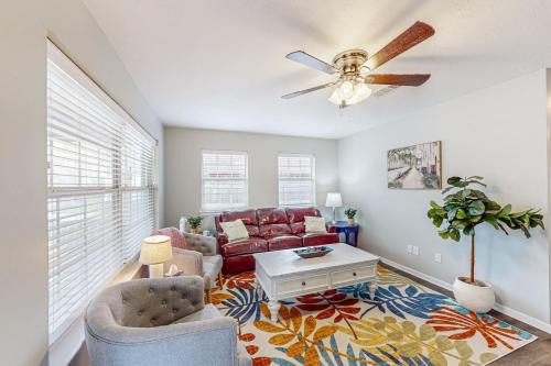 College Station House | Eastgate Gem, Walk to TAMU
