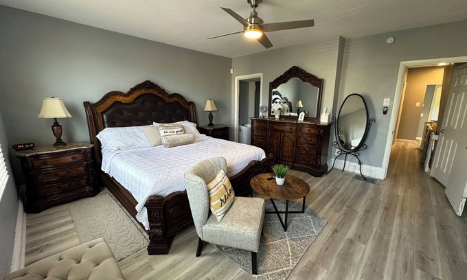 Lincoln-Lemington-Belmar House | Eastside vibes ~ Roomy. Peaceful. Charming. Free parking, 3 BR, 2 bath, Sleeps 6