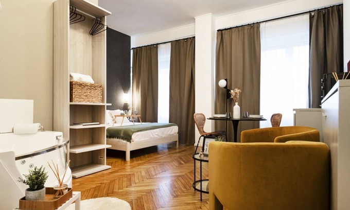 Central Station Apartment | Easylife-Sophisticated with Jacuzzi in Centrale