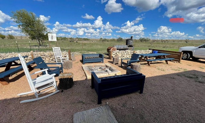 Izoro Cabin | Eclipse Path Center- True Texas Hunting Camp Lodge-pet friendly!