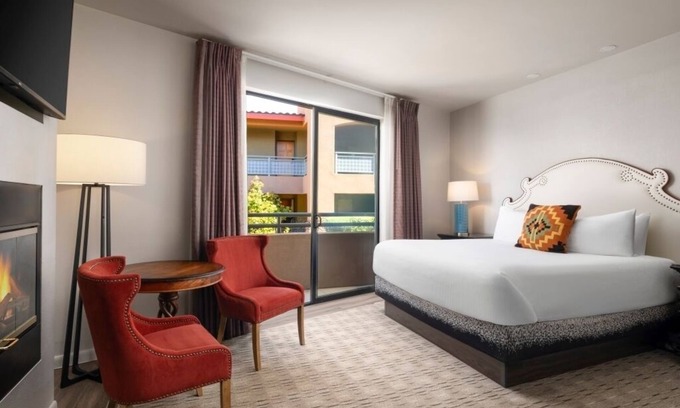 West Sedona Hotel | Eco-Friendly Comfort: Room with a Balcony & Soaking Tub