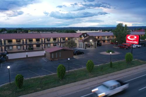Cortez Cabin | Econo Lodge Cortez near Mesa Verde