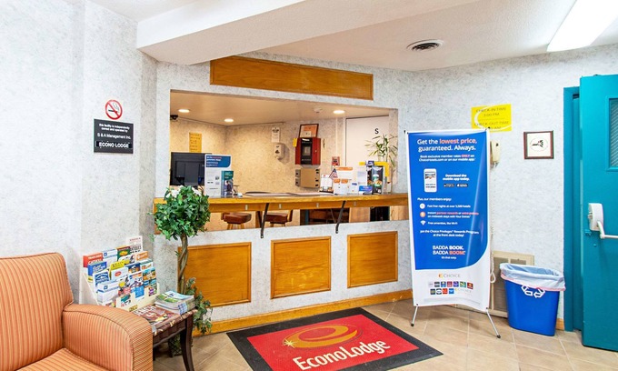 Utica Hotel | Econo Lodge