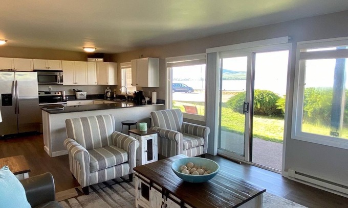 Polson Condo | Edgewater #4 Moose