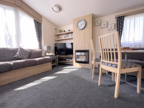 Prestonpans House | Edinburgh - Seton Sands-Salsa Caravan-Pet Friendly