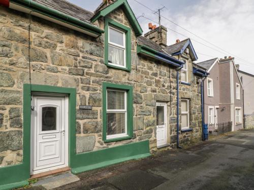 Harlech House | Edrydd