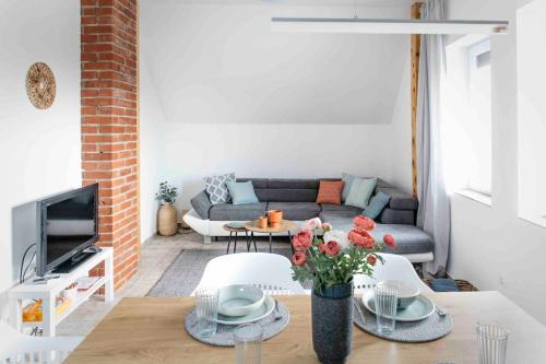 Hegymagas House | Egy présház tágas tetőtere mesés kilátással