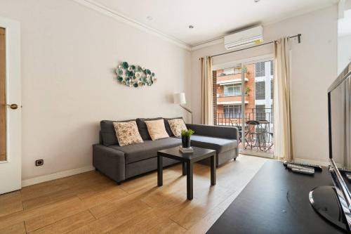 La Nova Esquerra de l'Eixample Apartment | Eixample Ac, Sunlit Balcony & Prime Location