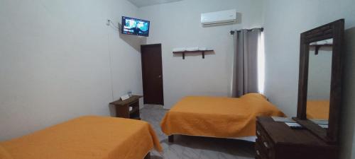 Zona Centro House | El hotel más céntrico de Cd Valles con estacion de autobuses a media cuadra que te llevara a toda la huasteca