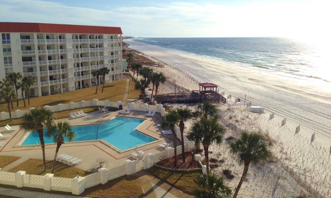 Fort Walton Beach Condo | El Matador 469 by Alicia Hollis Rentals FREE TICKETS! $300/Day