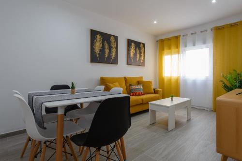 Old Town Apartment | El TESORO de la Caleta by Cadiz4Rentals