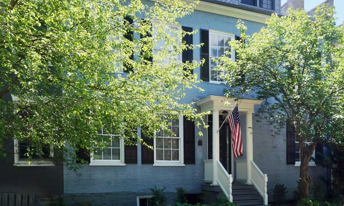 South Main Street House | Elegant 3 FL 7 Beds Row House in Historic Geneva: Walk to HWS, Lake, Downtown