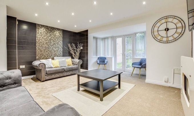 Bolton House | Elegant 4 Bedroom House - Sleeps 10