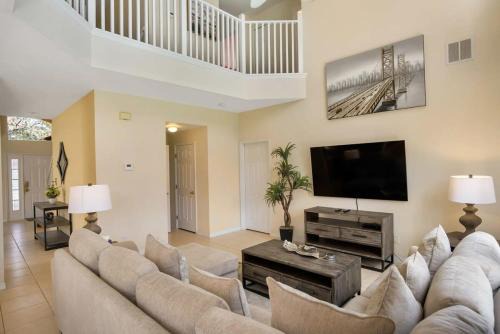 Solana Villa | Elegant 6BR Villa w Pool Game Room by Disney