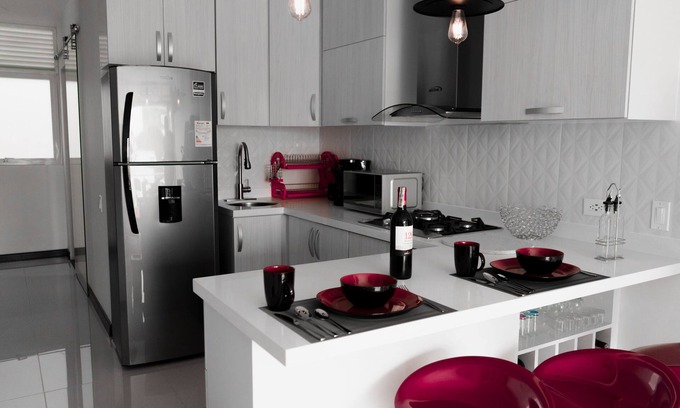 Cali Apartment | Elegant & Cozy 3 Bedroom Apt Near Medical & Sports Center Imbanaco, Wifi AC,Pool