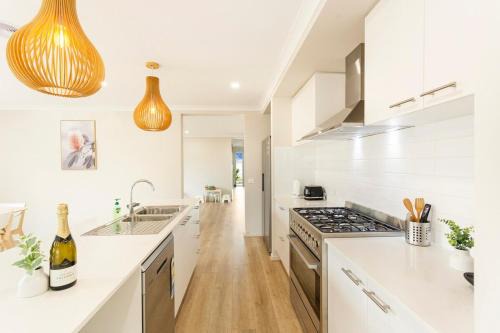 Cowes House | Elegant & Cozy Island Escape Near Downtown & Beach