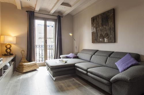 L'Antiga Esquerra de l'Eixample Apartment | Elegant Eixample Apartment nicely decorated