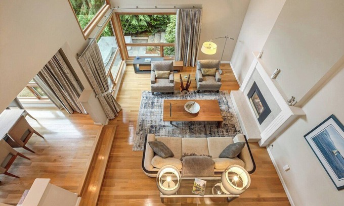 Inglewood-Finn Hill House | Elegant Escape in Tranquil Setting