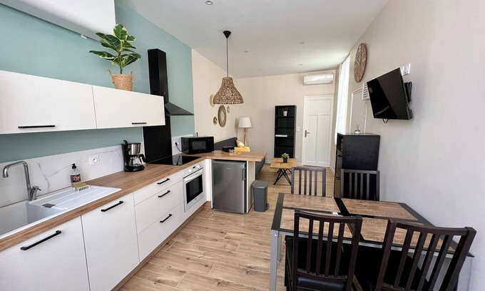 Palavas-les-Flots Apartment | Elegant, fully-equipped, quiet family apartment just a stone's throw from the sea