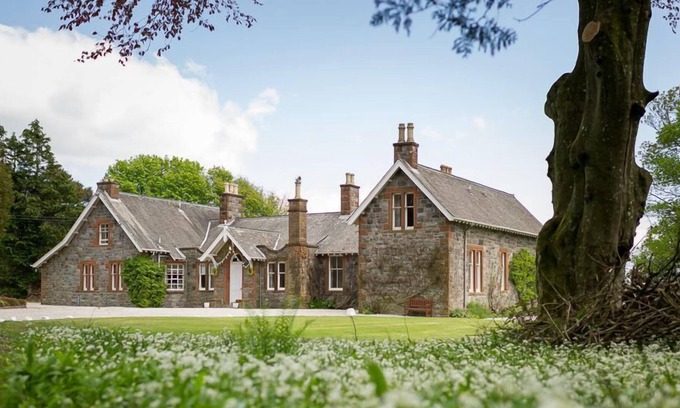 Kirkcudbright House | Elegant house overlooking the sea on an estate full of wonders to explore