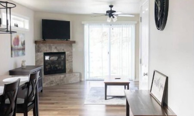 Prosser House | Elegant just 5 minutes from downtown.