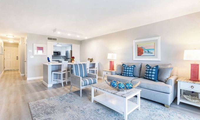 Captiva Apartment | Elegant One Bedroom Villa w/Direct Beach Access & Stunning Gulf Coast Views