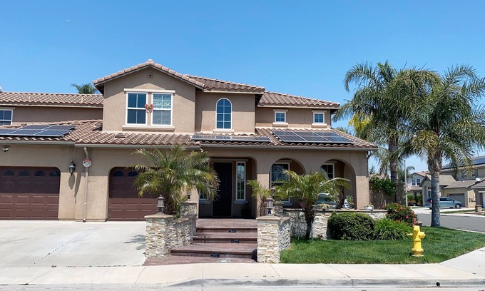 Eastvale House | Elegant Room On The Frist Floor With Private Bathroom
