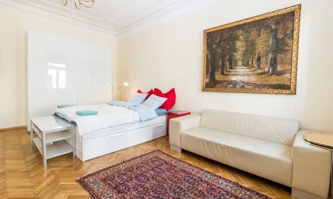 Josefstadt Apartment | ELEGANT, STYLISH STUDIO IN THE HEART OF VIENNA