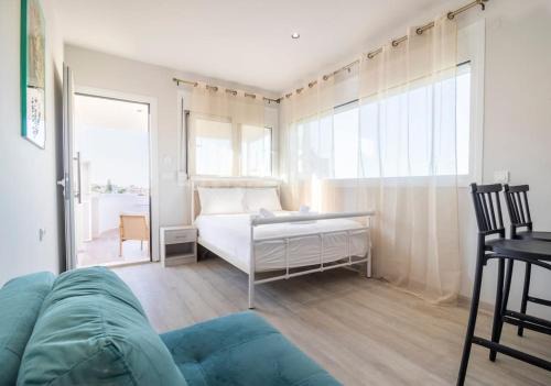 Agios Dimitrios Apartment | Elegant Suite near Beach 7
