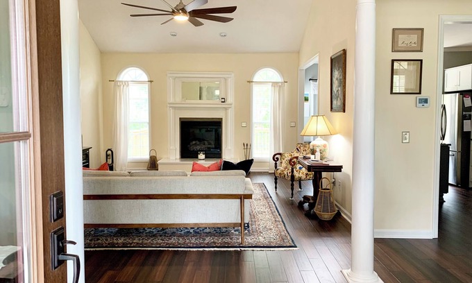 Pinehurst House | Elegant Whole House Retreat - Sleeps 8 - 9 Mins From PCC No. 2