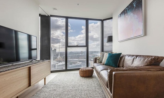 Southbank Apartment | Elevated City Style with a Stunning Outdoor Pool
