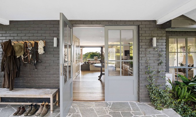 Boneo House | Elevated Oasis with Bay Views