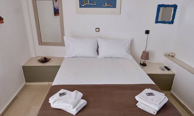 Khondros Apartment | Elia - Cozy studio 50m from the beach, sleeps 4